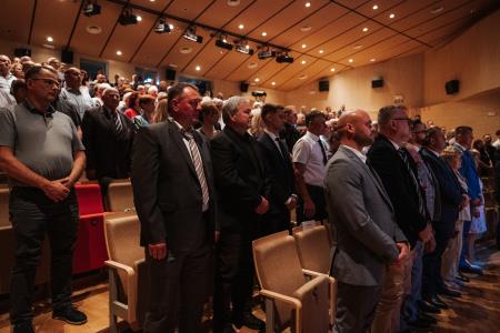 Slavnostna seja. Povabljeni gostje. 